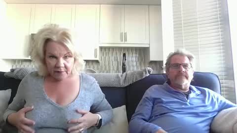 Snapshot of oneoften1000 chatting on 02.17.25 couple mature milf bigboobs curvy mommydaddy online show from 02.17.25