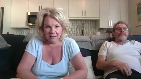 Snapshot of oneoften1000 chatting on 02.22.25 couple mature milf bigboobs curvy mommydaddy online show from 02.22.25