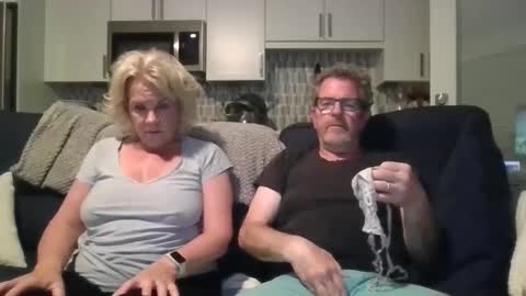 Snapshot of oneoften1000 chatting on 02.28.25 couple mature milf bigboobs curvy mommydaddy online show from 02.28.25