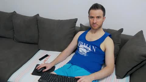 onesexyguy4u online show from 01.01.25