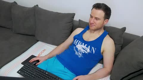 onesexyguy4u online show from 01.11.25