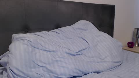 onesexyguy4u online show from 01.12.25