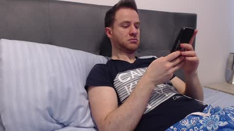 onesexyguy4u online show from 01.25.25