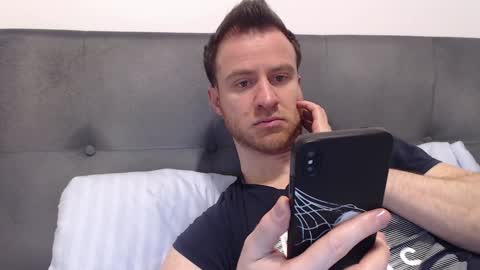 onesexyguy4u online show from 01.25.25