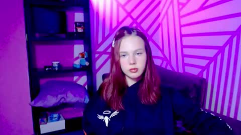 Snapshot of onessandra chatting on 09.24.25 onessandra online show from 09.24.25