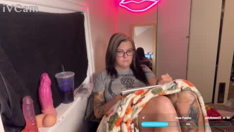 Snapshot of onetruly18 chatting on 10.25.25 onetruly18 online show from 10.25.25