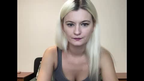 Snapshot of onika_cox chatting on 09.15.25 Onika online show from 09.15.25