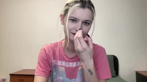 Snapshot of onika_cox chatting on 09.27.25 Onika online show from 09.27.25