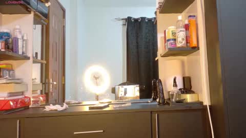 Snapshot of online_bestie chatting on 03.19.26 Bestie online show from 03.19.26