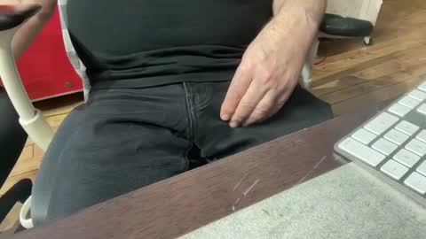 onlocationnyc online show from 02.04.25