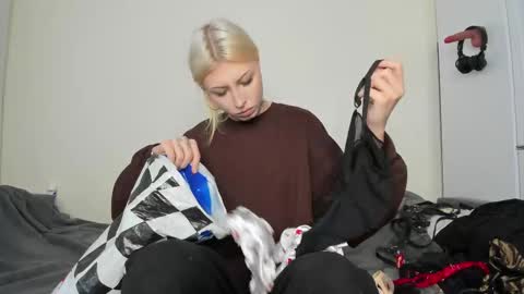 Iva online show from 11.15.25