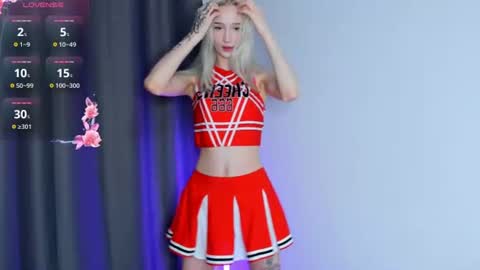 Snapshot of onlyourbae chatting on 08.09.26 Gwen online show from 08.09.26