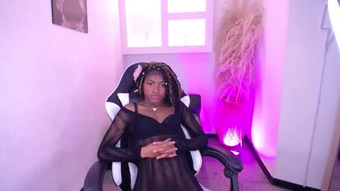 Snapshot of onyx_ebony chatting on 10.15.25 onyx_ebony online show from 10.15.25