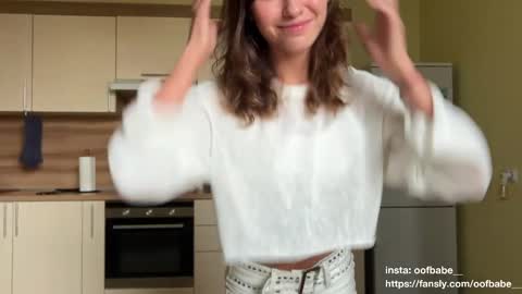 Helen online show from 09.20.25