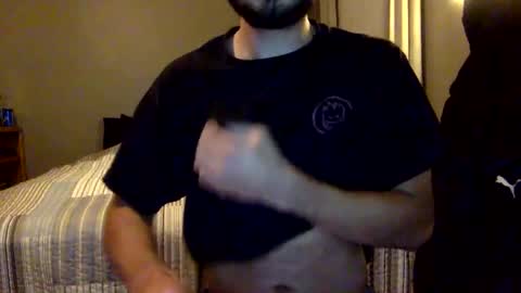 Snapshot of oofthatstuff chatting on 10.20.25 oofthatstuff online show from 10.20.25