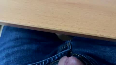 Snapshot of ooiskyfalloo chatting on 12.18.24 ooiskyfalloo online show from 12.18.24