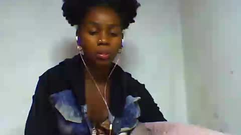 Snapshot of oooorazanasoa chatting on 06.24.26 oooorazanasoa online show from 06.24.26