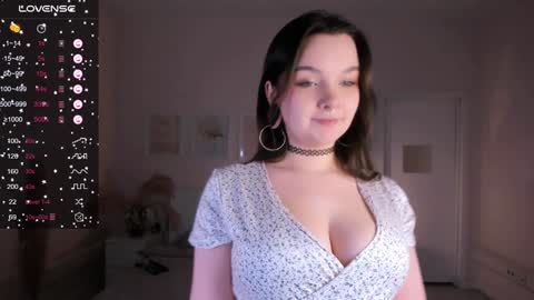  Chloe  follow me  online show from 01.12.25