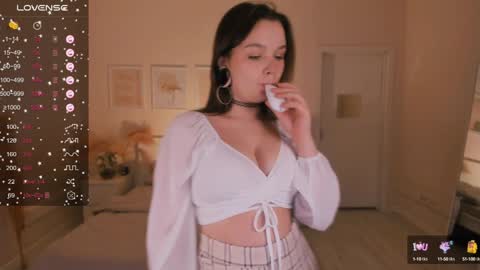  Chloe  follow me  online show from 01.22.25