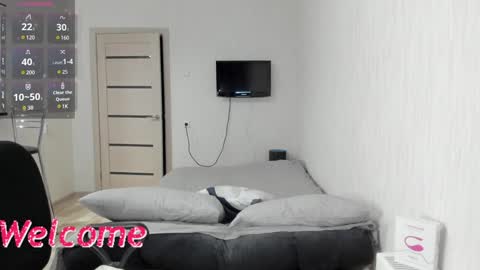 Snapshot of oops_britney chatting on 02.02.25 Britney online show from 02.02.25