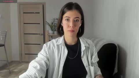 Snapshot of oops_britney chatting on 10.11.25 Britney online show from 10.11.25