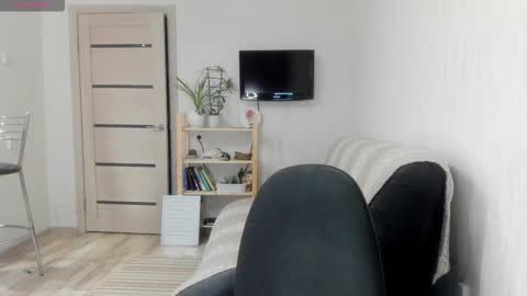 Snapshot of oops_britney chatting on 10.12.25 Britney online show from 10.12.25