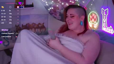 Snapshot of opalreigning chatting on 01.03.25 Opal online show from 01.03.25