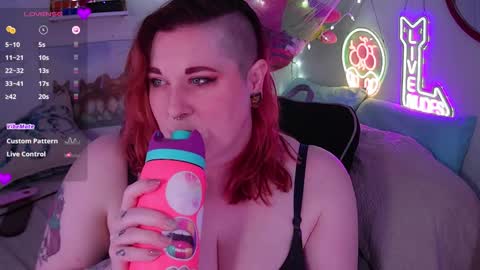 Snapshot of opalreigning chatting on 01.26.25 Opal online show from 01.26.25