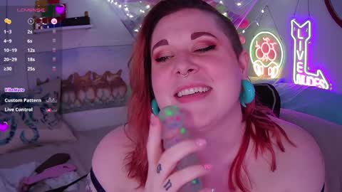 Snapshot of opalreigning chatting on 02.09.25 Opal online show from 02.09.25