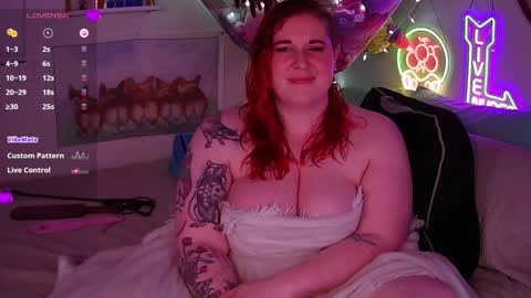 Snapshot of opalreigning chatting on 10.05.25 Opal online show from 10.05.25