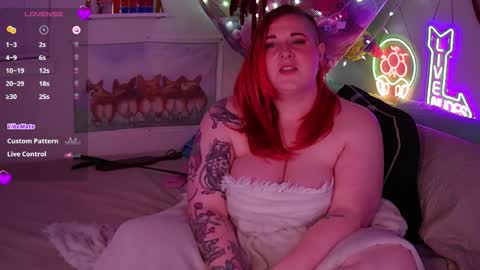 Snapshot of opalreigning chatting on 10.11.25 Opal online show from 10.11.25