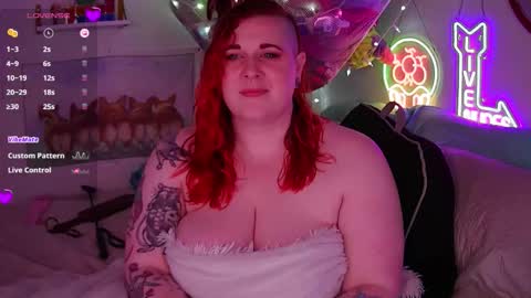 Snapshot of opalreigning chatting on 10.31.25 Opal online show from 10.31.25