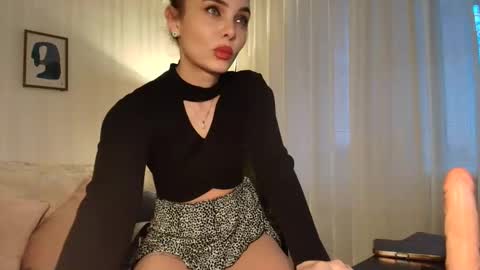 ophelia blue online show from 11.27.25