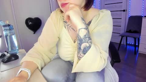 Snapshot of ophelia_mm chatting on 05.30.26 Ophelia online show from 05.30.26