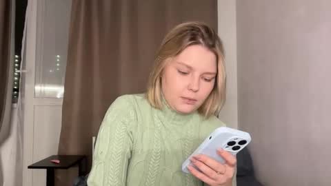 Snapshot of opheliaritz chatting on 11.29.25 Ophelia online show from 11.29.25