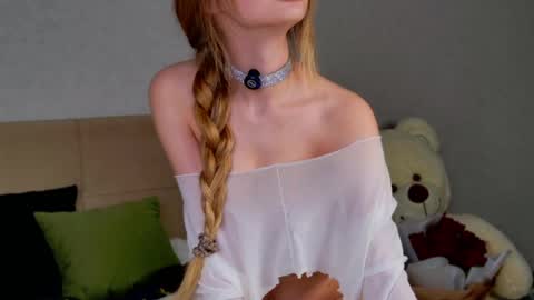 Ophelia online show from 04.16.26