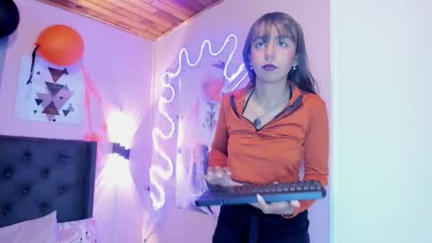 Snapshot of ophelune chatting on 10.25.25 ophelune online show from 10.25.25