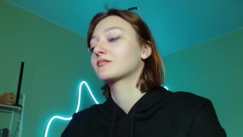 Snapshot of orange___melani chatting on 10.21.25 Melani online show from 10.21.25