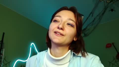 Snapshot of orange___melani chatting on 10.25.25 Melani online show from 10.25.25
