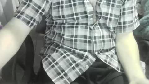 Snapshot of ore_cam chatting on 01.24.25 Ore online show from 01.24.25