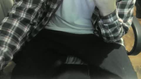 Snapshot of ore_cam chatting on 02.06.25 Ore online show from 02.06.25