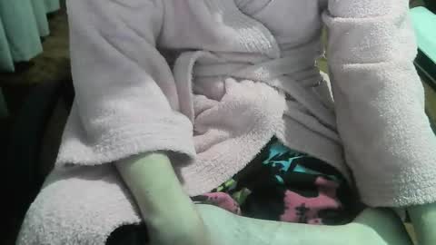 Snapshot of ore_cam chatting on 09.28.25 Ore online show from 09.28.25