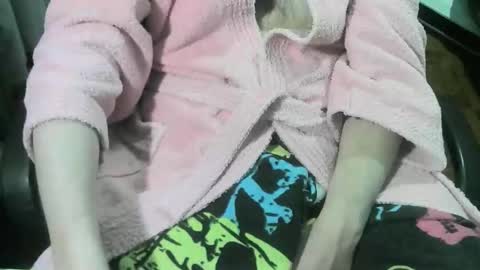 Snapshot of ore_cam chatting on 10.07.25 Ore online show from 10.07.25