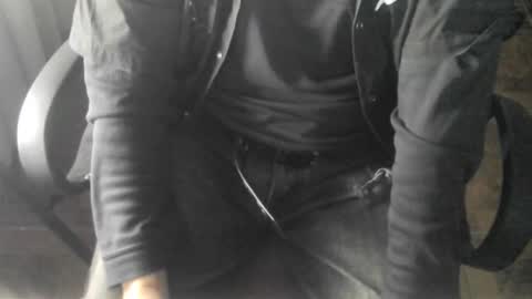 Snapshot of ore_cam chatting on 10.27.25 Ore online show from 10.27.25