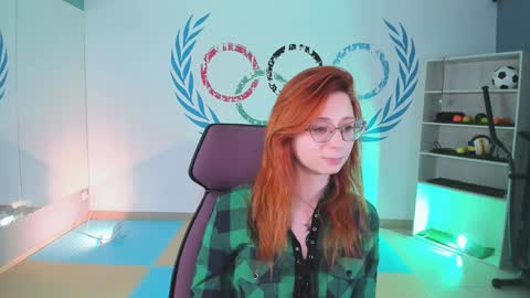 Orianna -  Hi Im into geek culture cosplay crafting LARP games. Shall we play DnD online show from 12.12.24