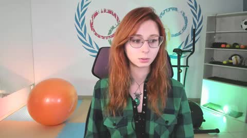 Orianna -  Hi Im into geek culture cosplay crafting LARP games. Shall we play DnD online show from 12.12.24