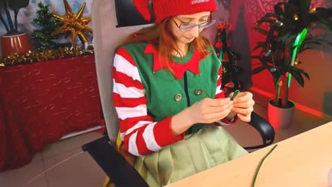 Orianna -  Hi Im into geek culture cosplay crafting LARP games. Shall we play DnD online show from 12.25.24