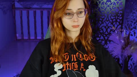 Orianna -  Hi Im into geek culture cosplay crafting LARP games. Shall we play DnD online show from 01.04.25