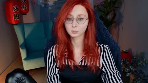 Orianna -  Hi Im into geek culture cosplay crafting LARP games. Shall we play DnD online show from 01.07.25