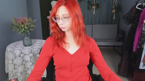Orianna -  Hi Im into geek culture cosplay crafting LARP games. Shall we play DnD online show from 01.13.25